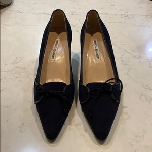 Manolo Blahnik Black Suede Pumps w/Kitten Heel